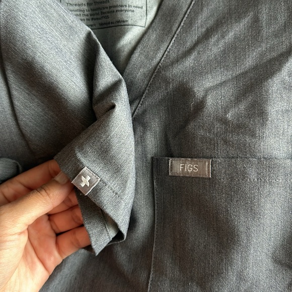 Gray Figs XS scrub top - Picture 5 of 5